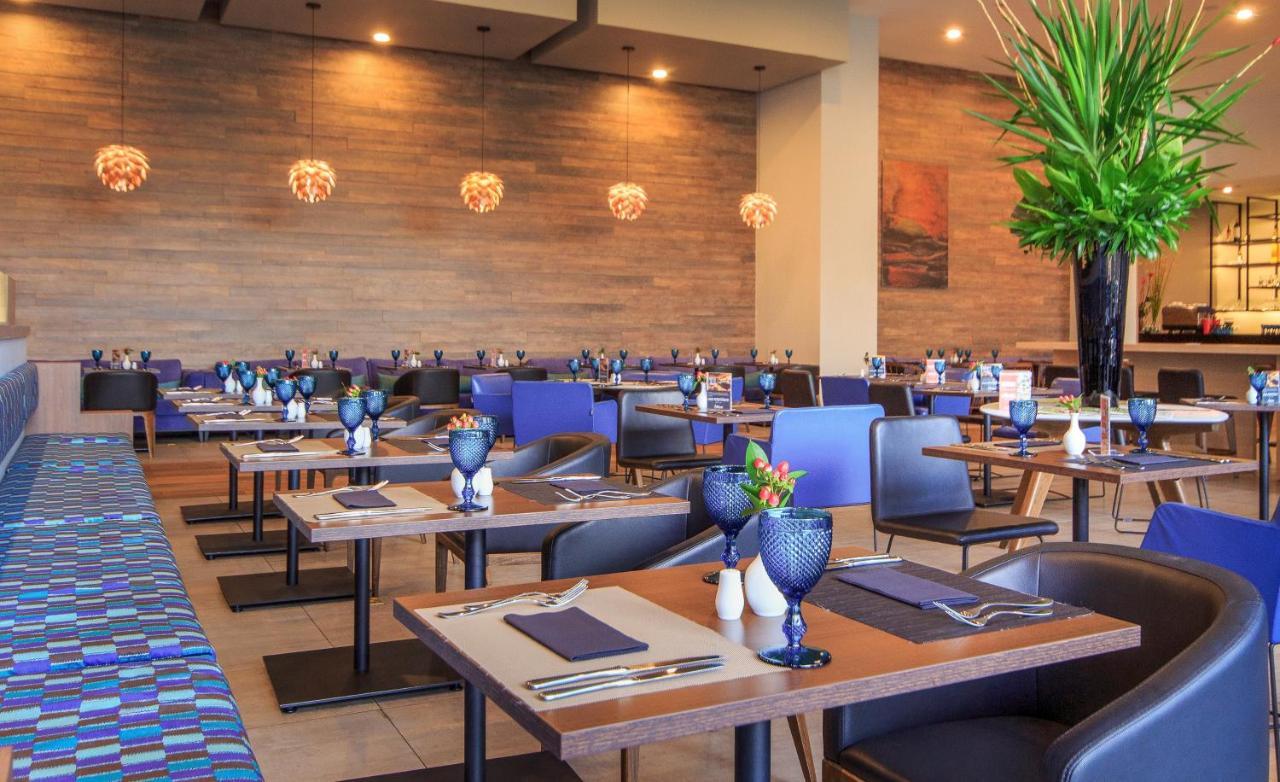 Novotel Medellin El Tesoro Ngoại thất bức ảnh The interior of the restaurant