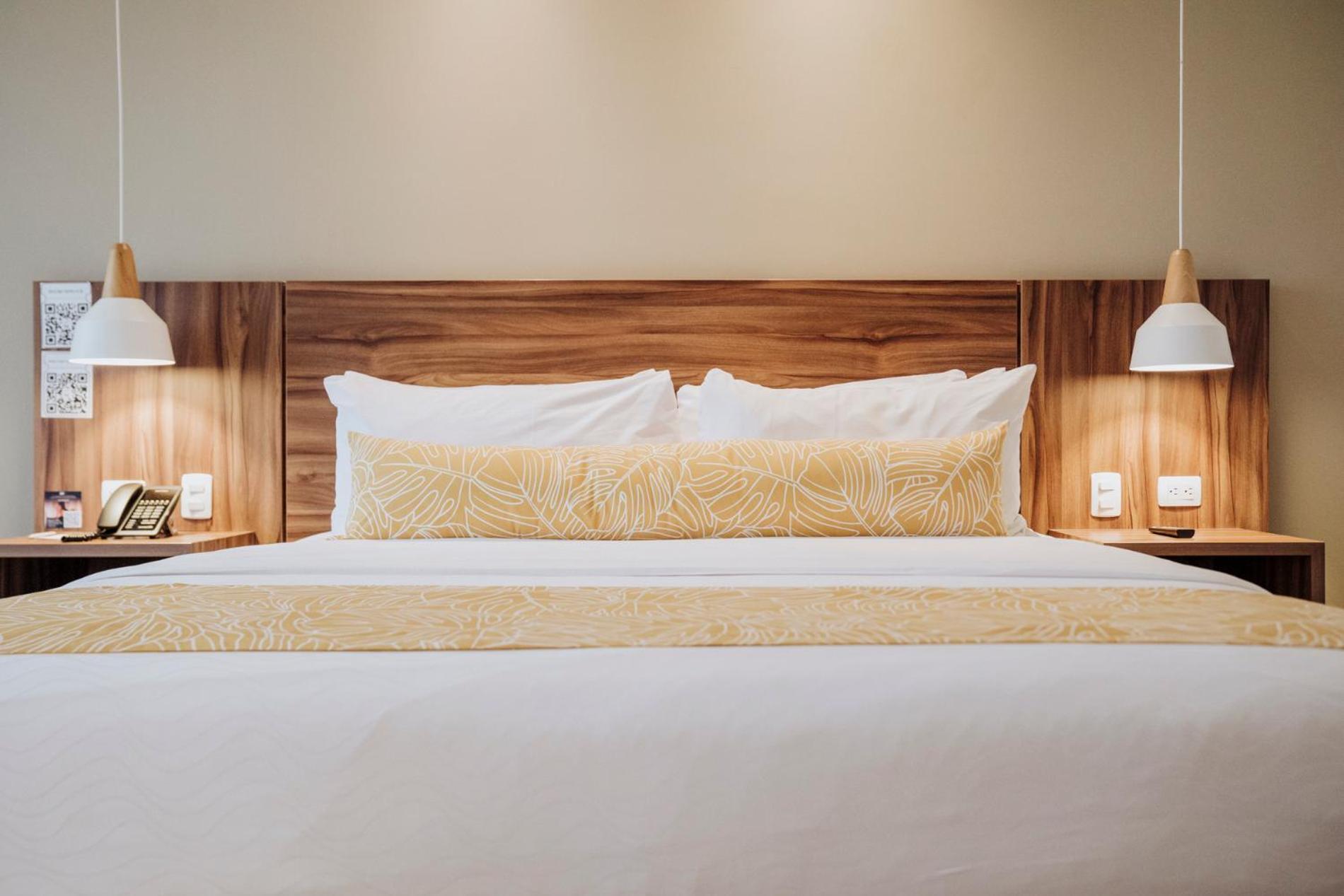 Novotel Medellin El Tesoro Ngoại thất bức ảnh A bed