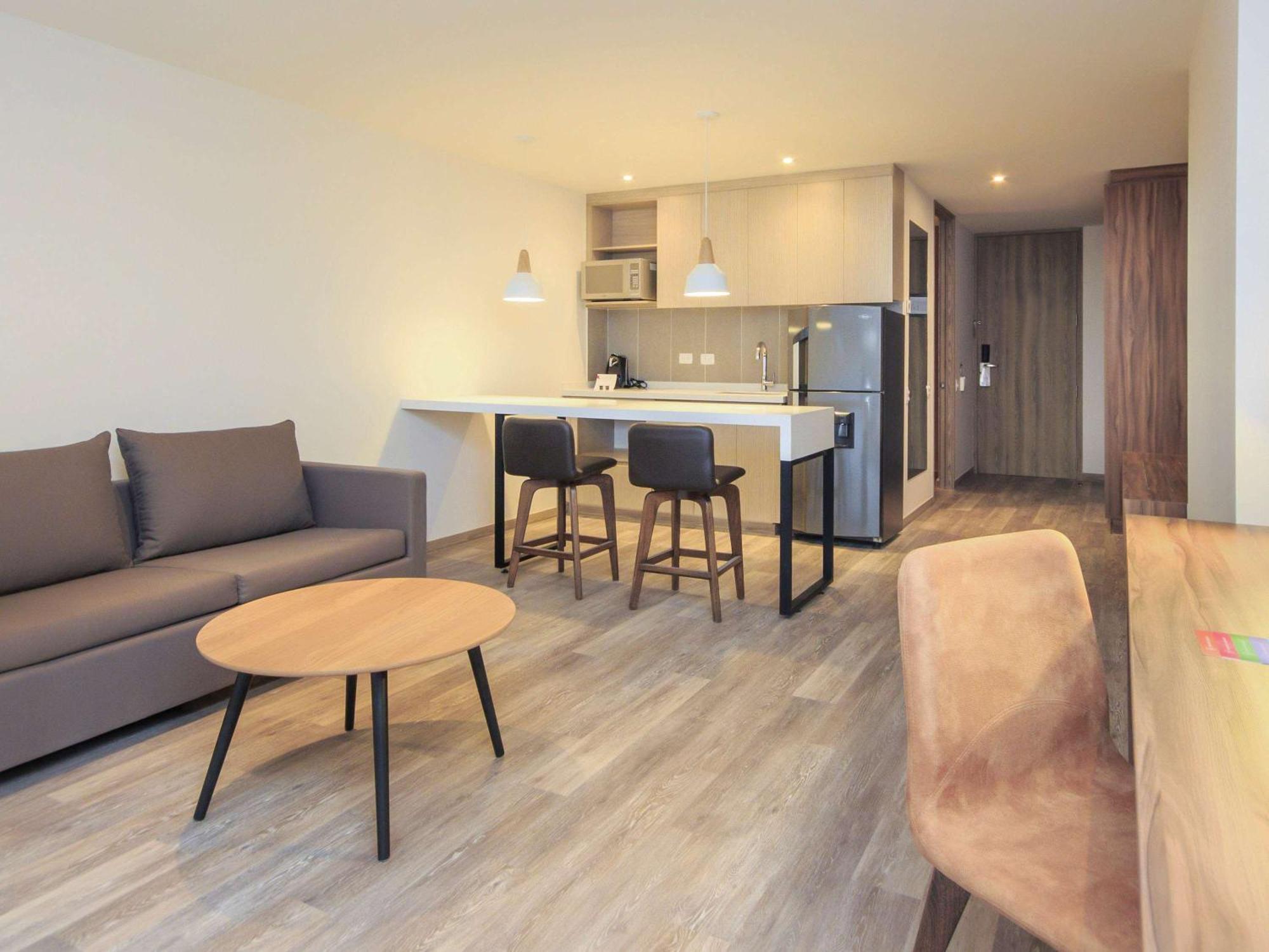 Novotel Medellin El Tesoro Ngoại thất bức ảnh A typical apartment at the University of New South Wales