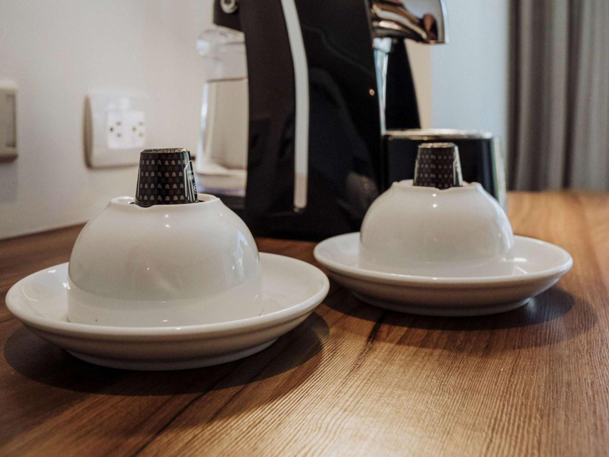 Novotel Medellin El Tesoro Ngoại thất bức ảnh Salt and pepper shakers