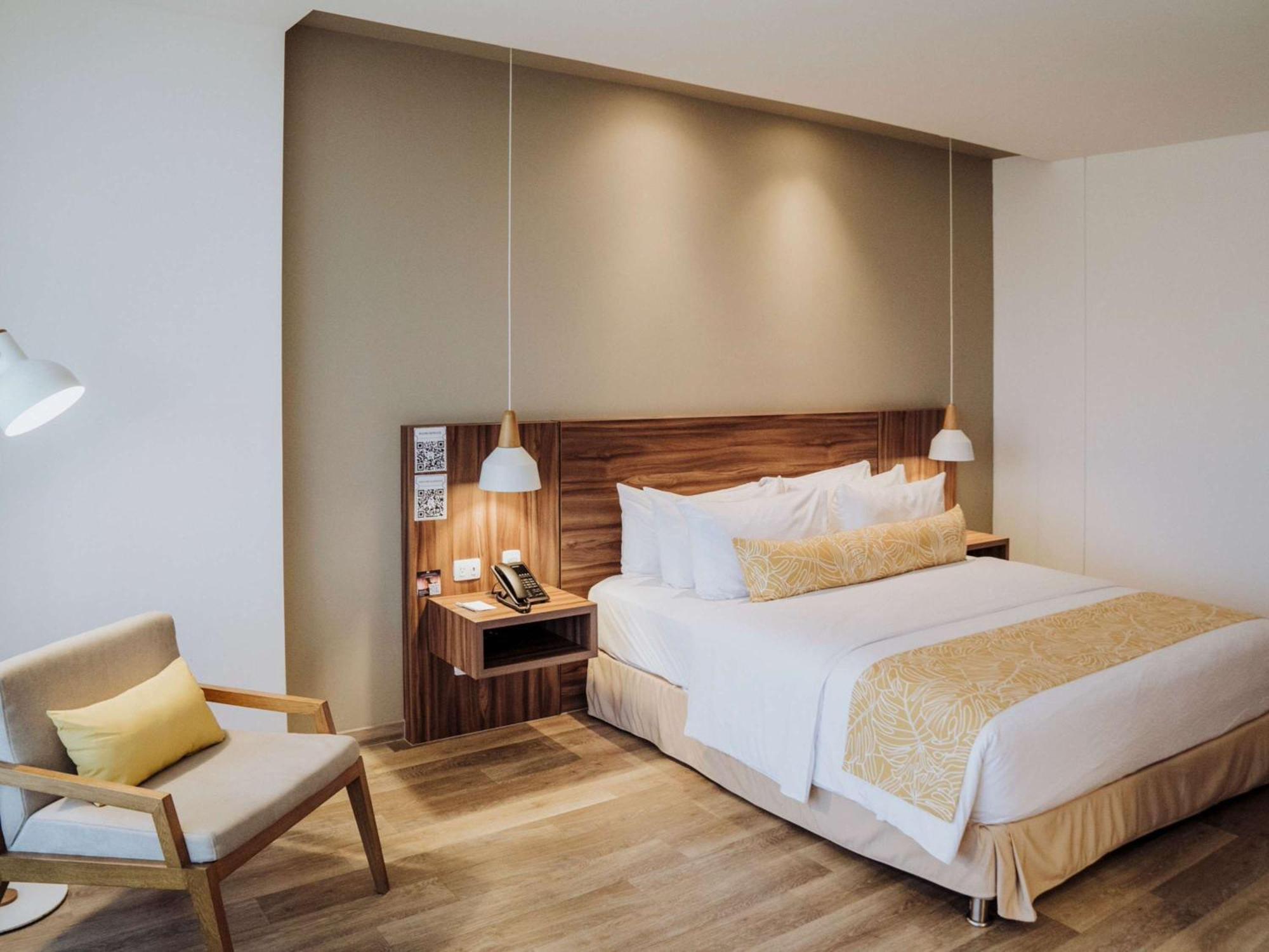 Novotel Medellin El Tesoro Ngoại thất bức ảnh Deluxe Room