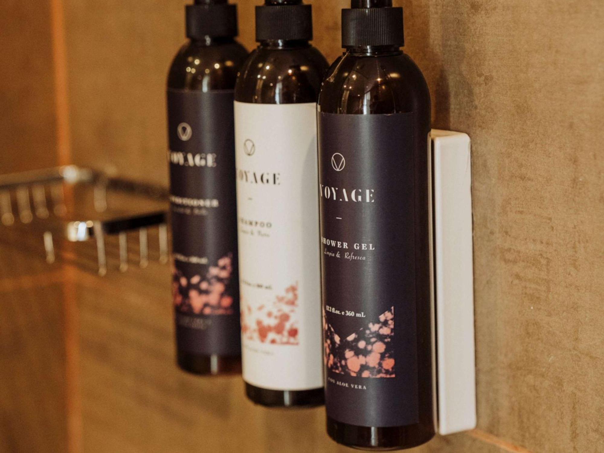 Novotel Medellin El Tesoro Ngoại thất bức ảnh A selection of Monage products